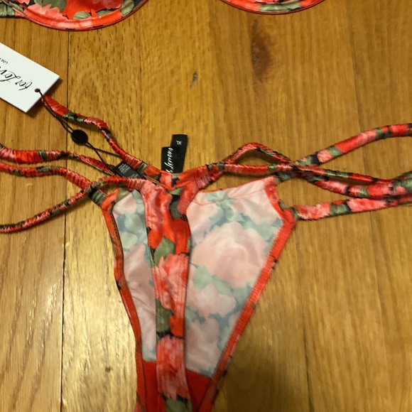 Hard to hind for love and lemons satin bra and thong set red roses 🌹 - Picture 4 of 8